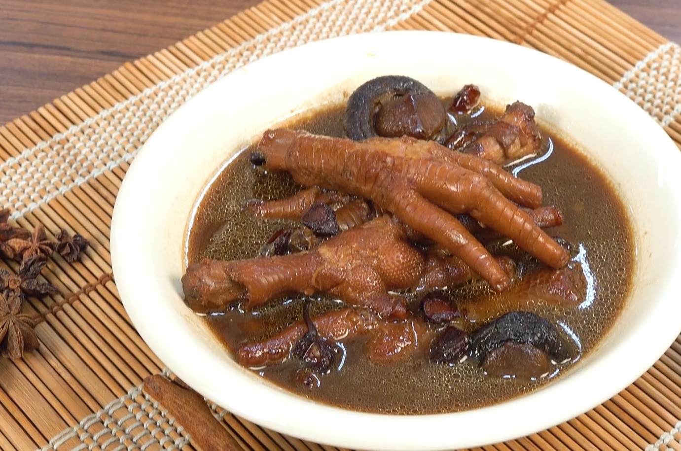 Tu lam chan ga ham ngu vi huong tai nha hinh anh