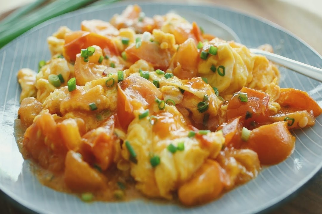 Cach lam trung xao ca chua hinh anh