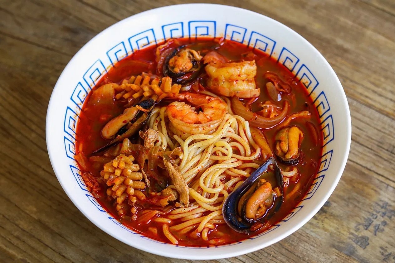 Mi xao hai san kieu Han hinh anh