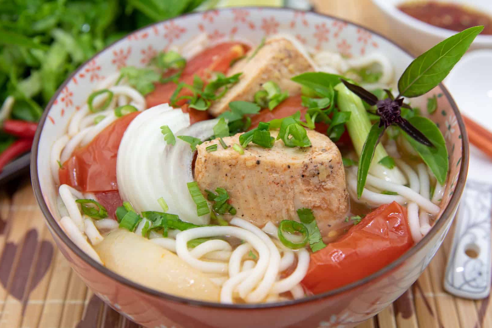 Hoc nau bun ca doi vi ngay Tet hinh anh