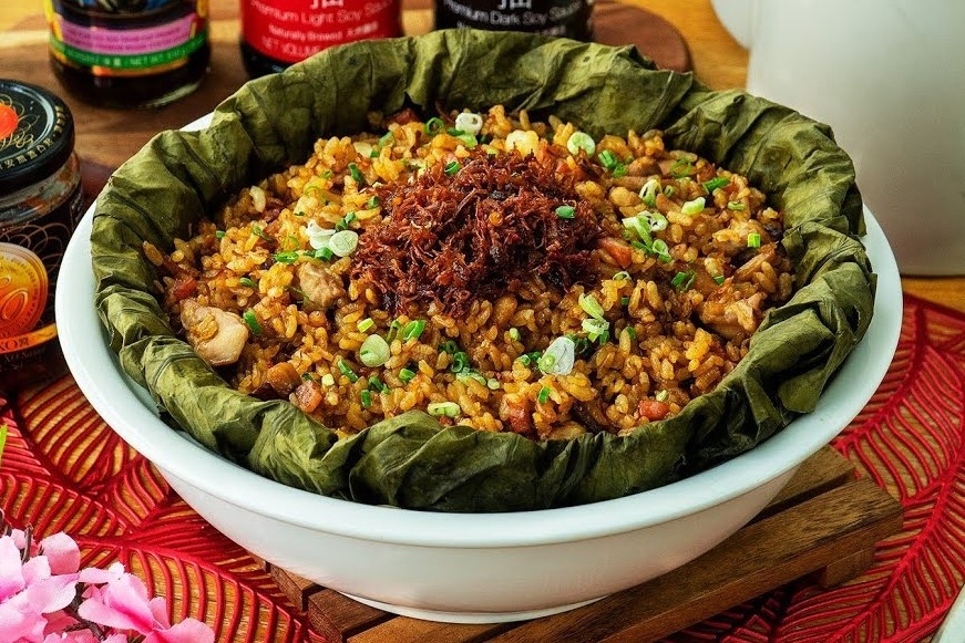 Doi vi voi com ga lap xuong boc la sen hinh anh