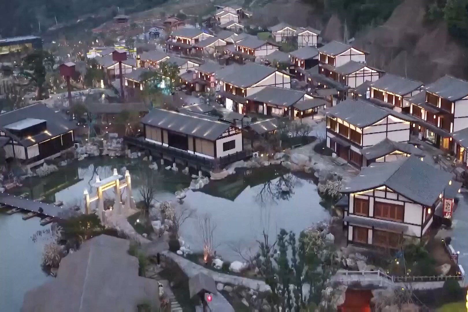 Khu lang que bung sang anh den don Tet o Trung Quoc hinh anh