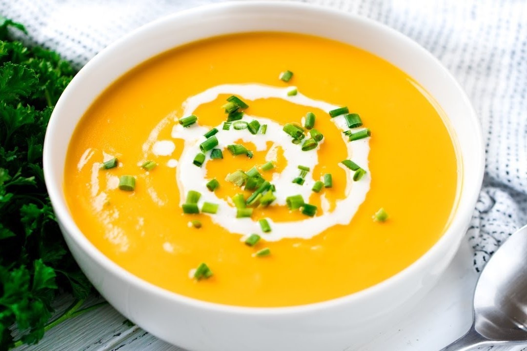 Lam sup khoai lang don gian cho bua sang hinh anh