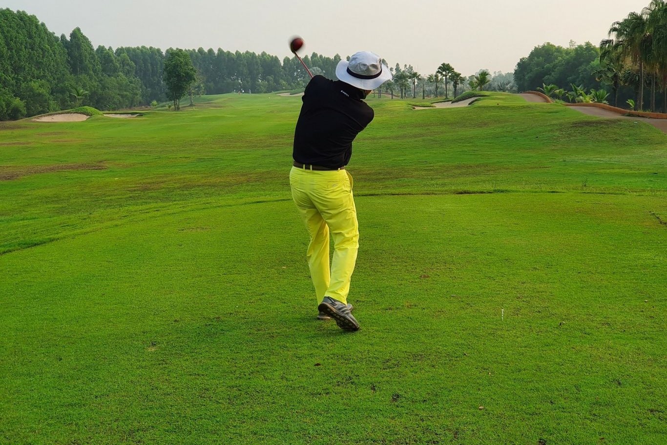 Dich vu cach ly hon 2.000 USD o khu nghi duong golf hinh anh