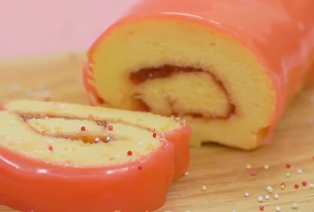 Tu lam banh kem cuon dau chocolate hinh anh