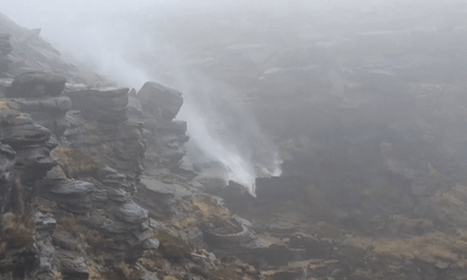 Thac nuoc chay nguoc hiem gap o Anh hinh anh