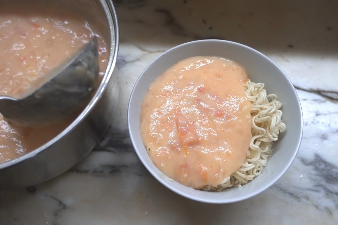 Tiem 'mi non' hon 50 tuoi o Hong Kong hinh anh