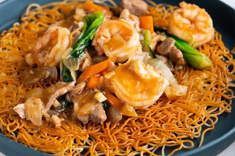 Cach lam mi xao gion voi tom va thit heo hinh anh