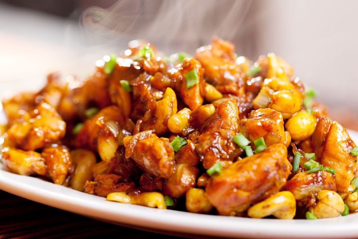 Cach lam ga xao hat dieu hinh anh