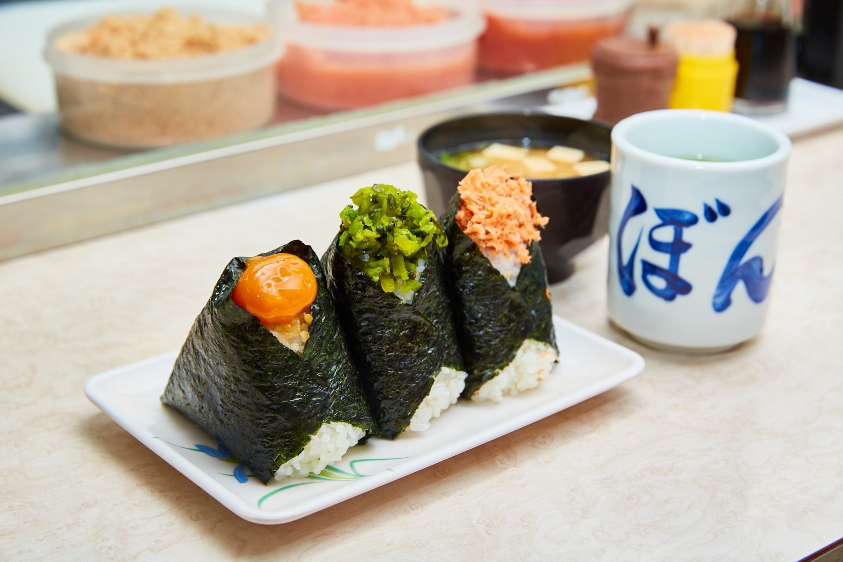 Dac san com nam hon 2.000 nam tuoi o Nhat hinh anh