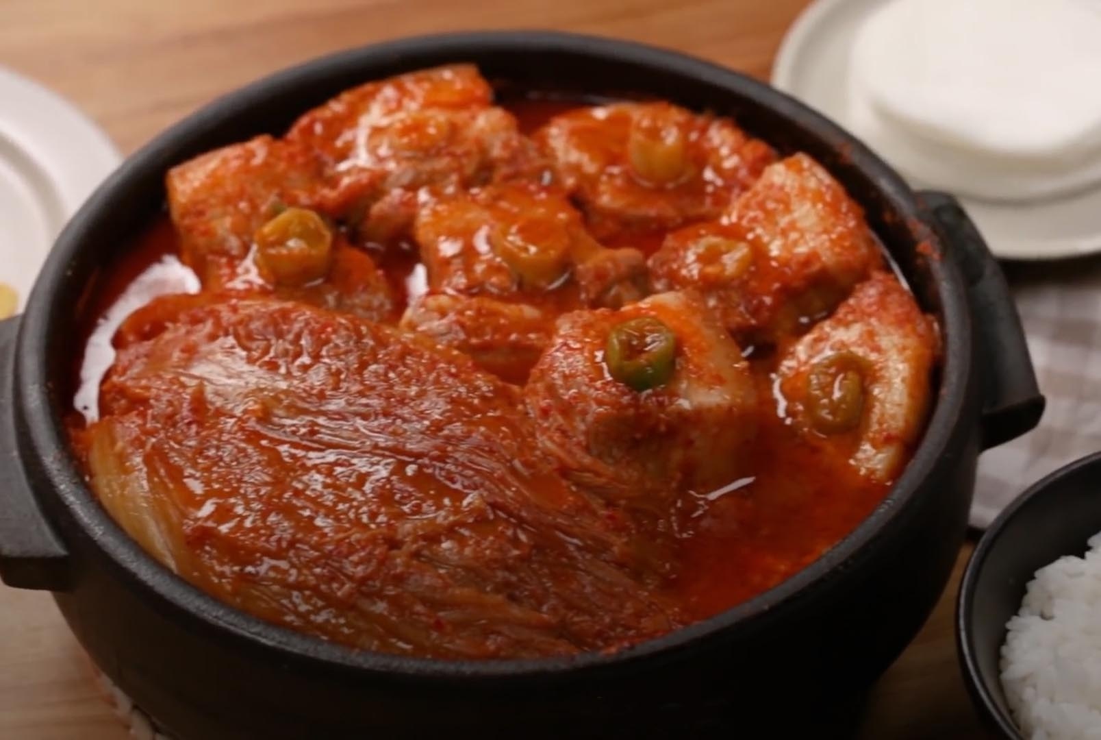 Thu lam mon thit heo ham kim chi mem tan trong mieng hinh anh