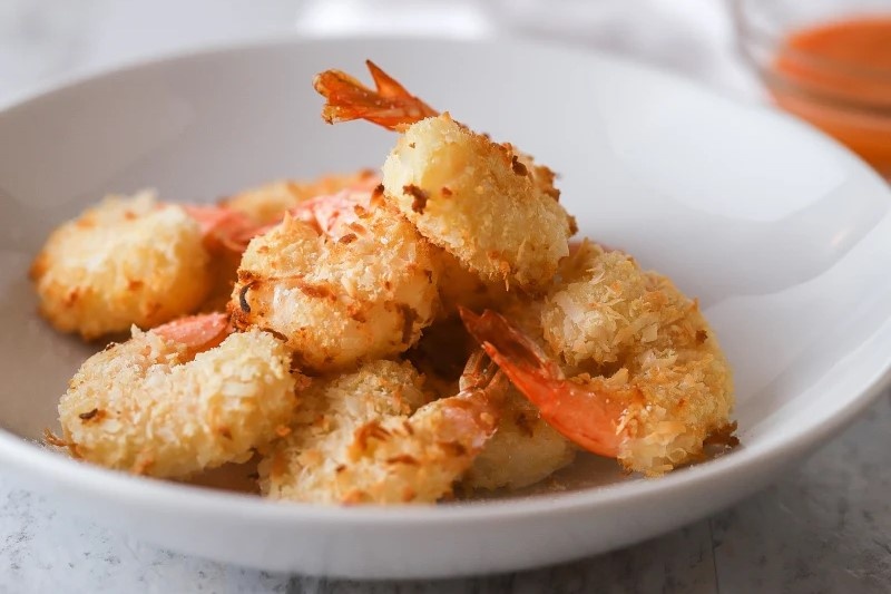 Hoc lam tom chien vun dua gion rum hinh anh