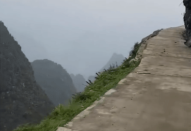 Trai nghiem 'con duong tu than' o Ha Giang tren xe may hinh anh