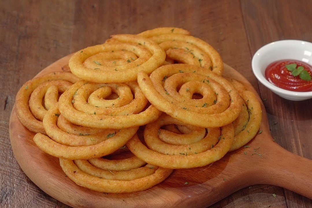 Cach chien khoai tay xoan oc gion rum an vat tai nha hinh anh