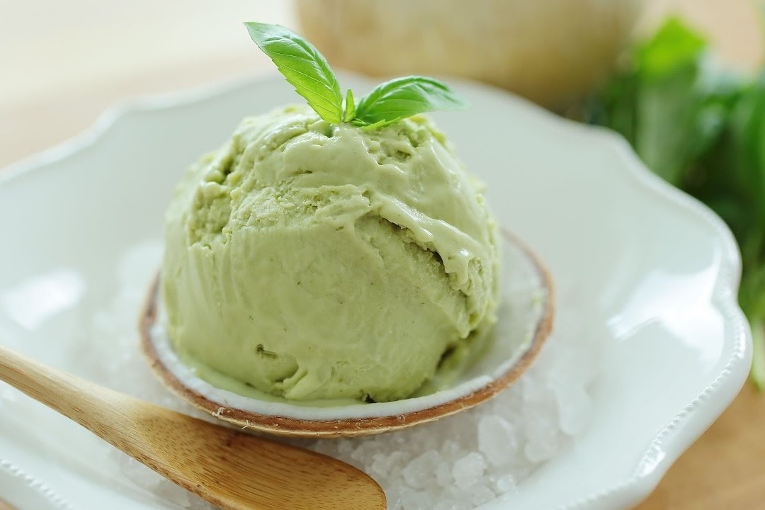 Cach lam kem dua la hung que moi la hinh anh