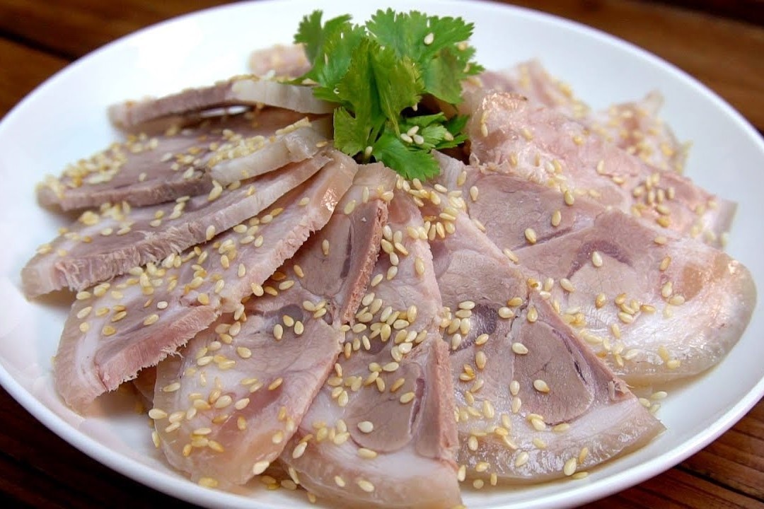 Cach luoc thit chan gio ngon hinh anh