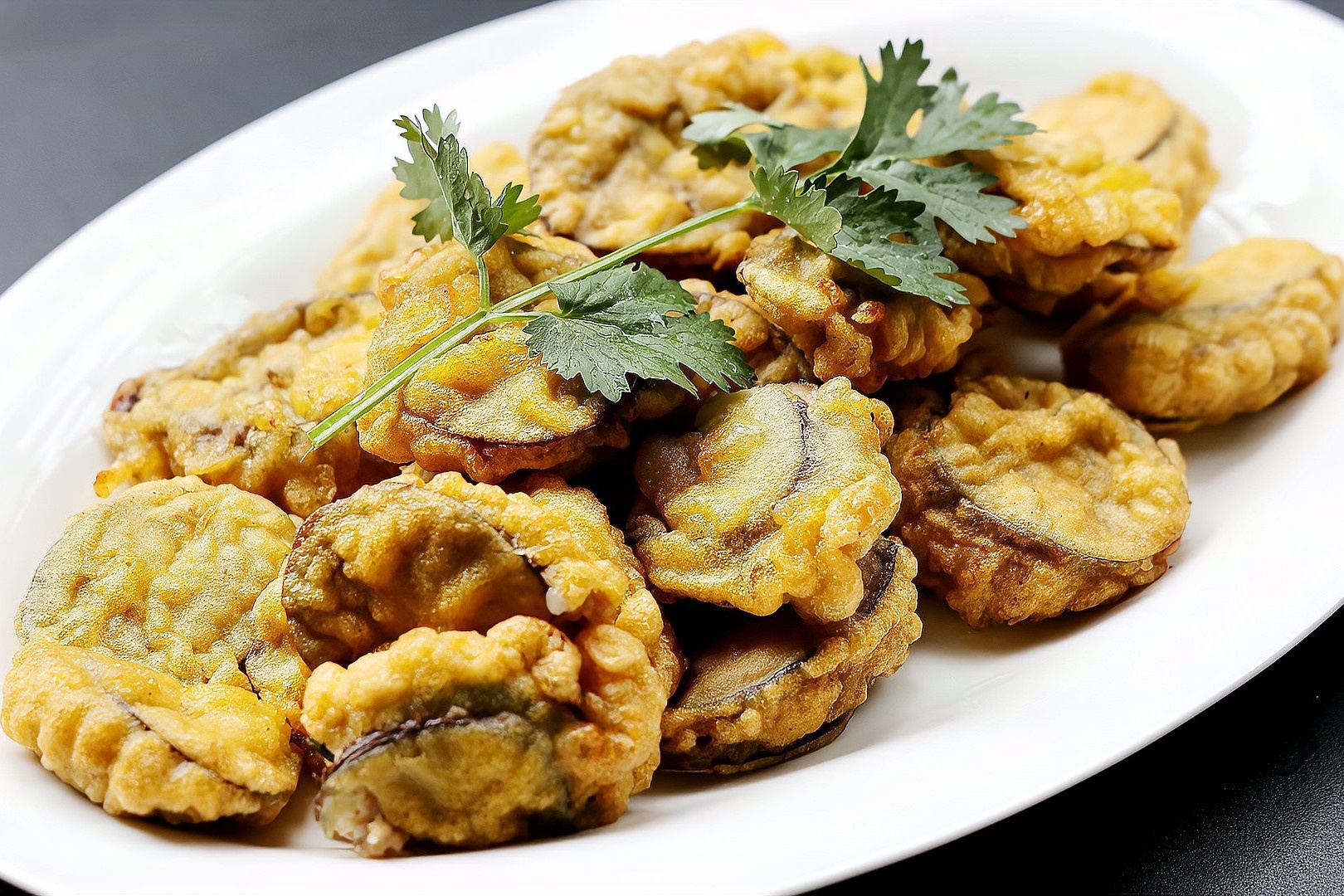 Cach lam ca tim nhoi thit chien gion hao com hinh anh