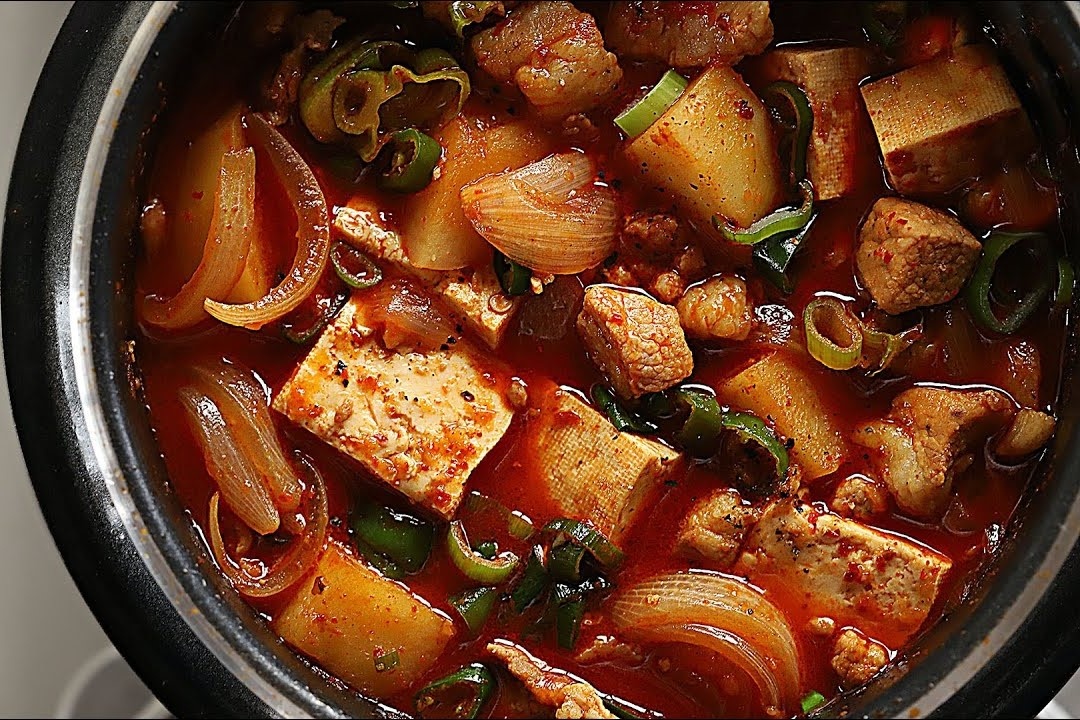 Lam thit heo ham cay kieu Han Quoc hinh anh