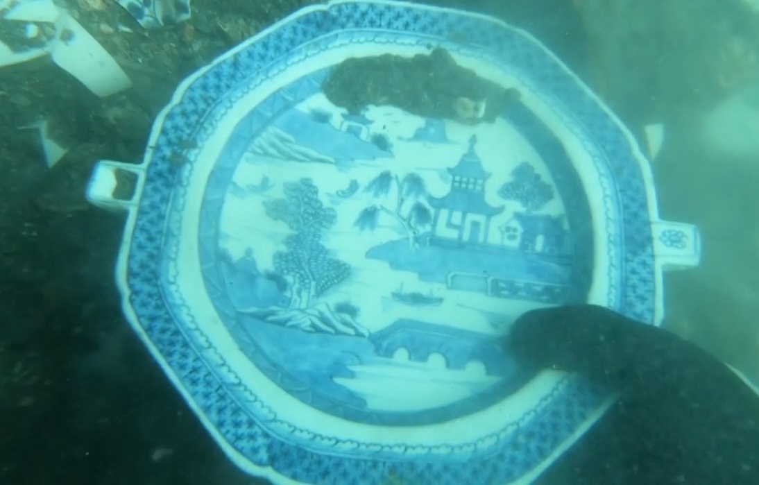 Kho bau co duoc tim thay trong 2 con tau dam o Singapore hinh anh