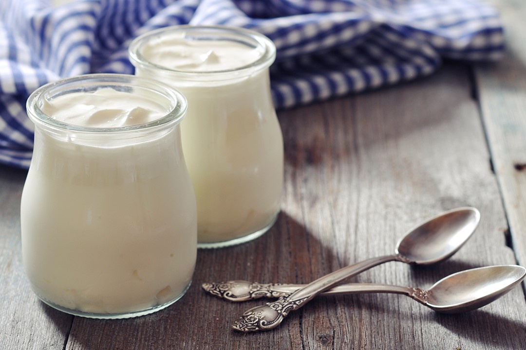 Meo lam sua chua thom min khong can may hinh anh