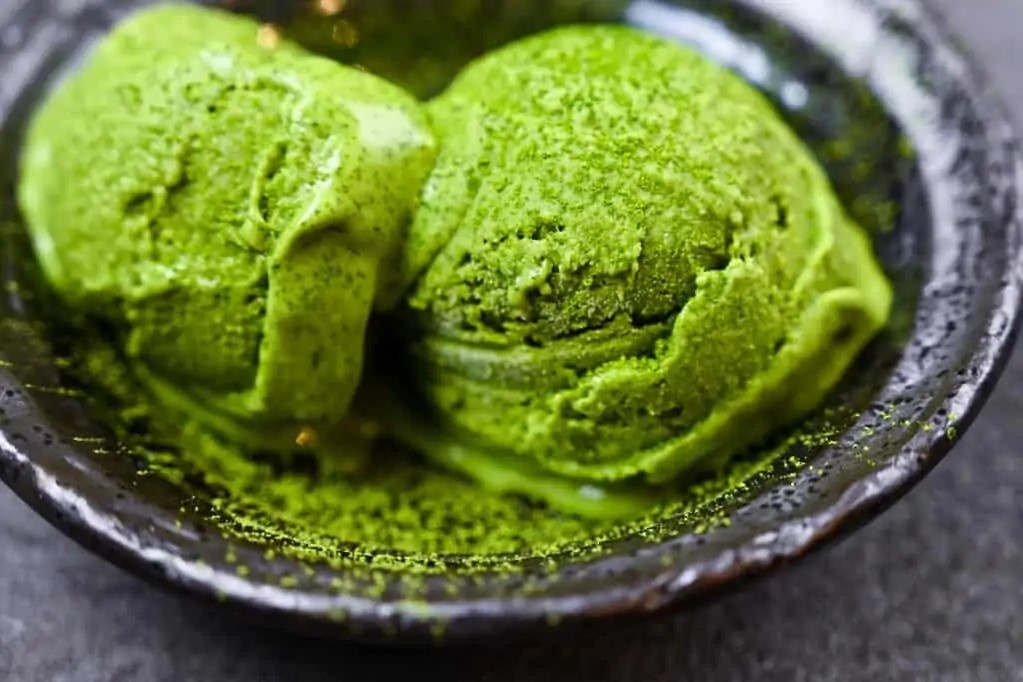 Cach lam kem matcha don gian tai nha hinh anh