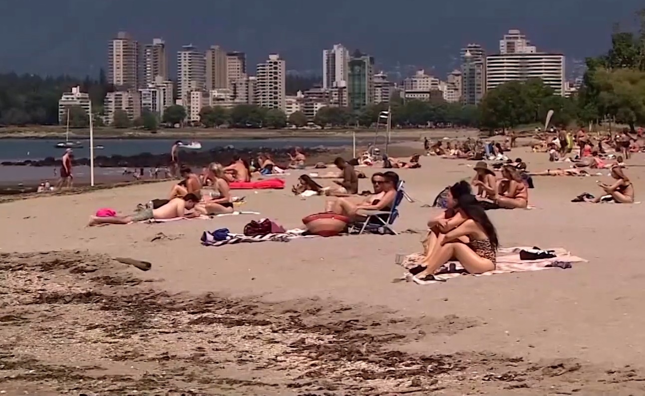 Canada hung chiu dot nang nong chua tung thay hinh anh