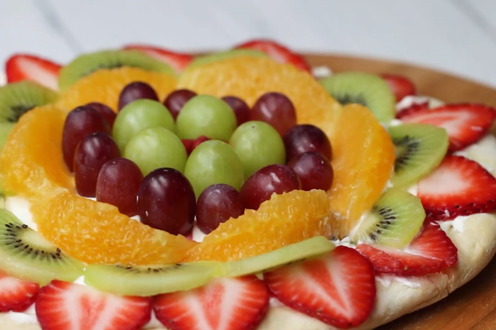 Cach lam pizza hoa qua hinh anh