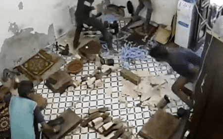 Bo tot lao vao nha dan huc loan xa o An Do hinh anh