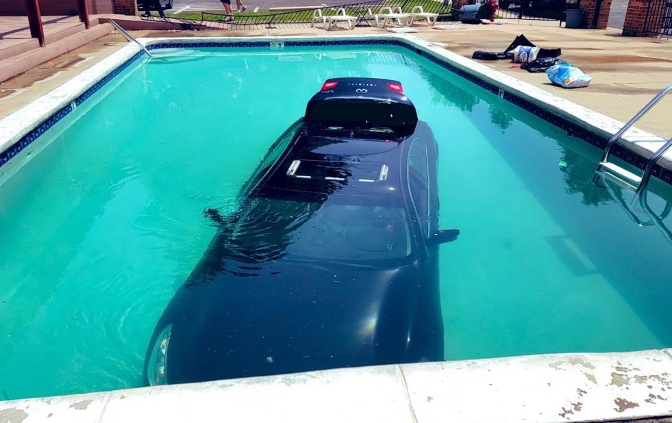 Tai xe tuoi teen lao xe xuong be boi o My hinh anh