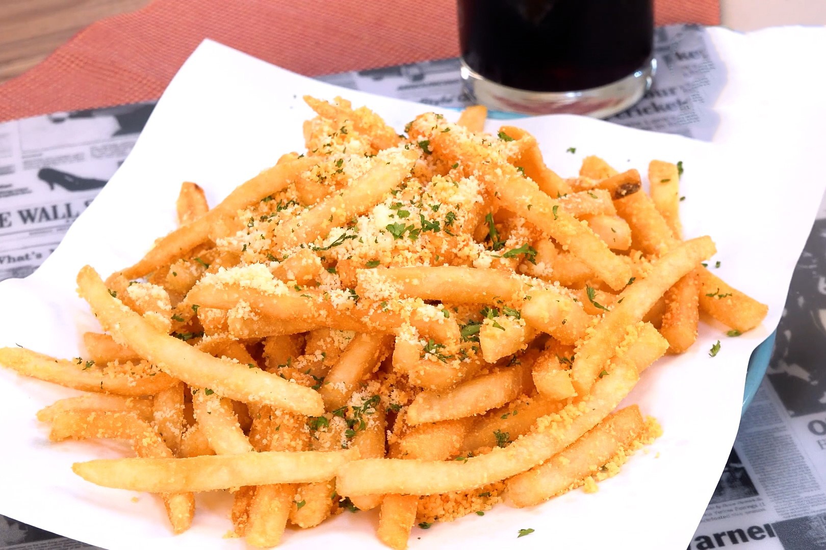 Cach lam khoai tay chien lac pho mai de gay nghien hinh anh