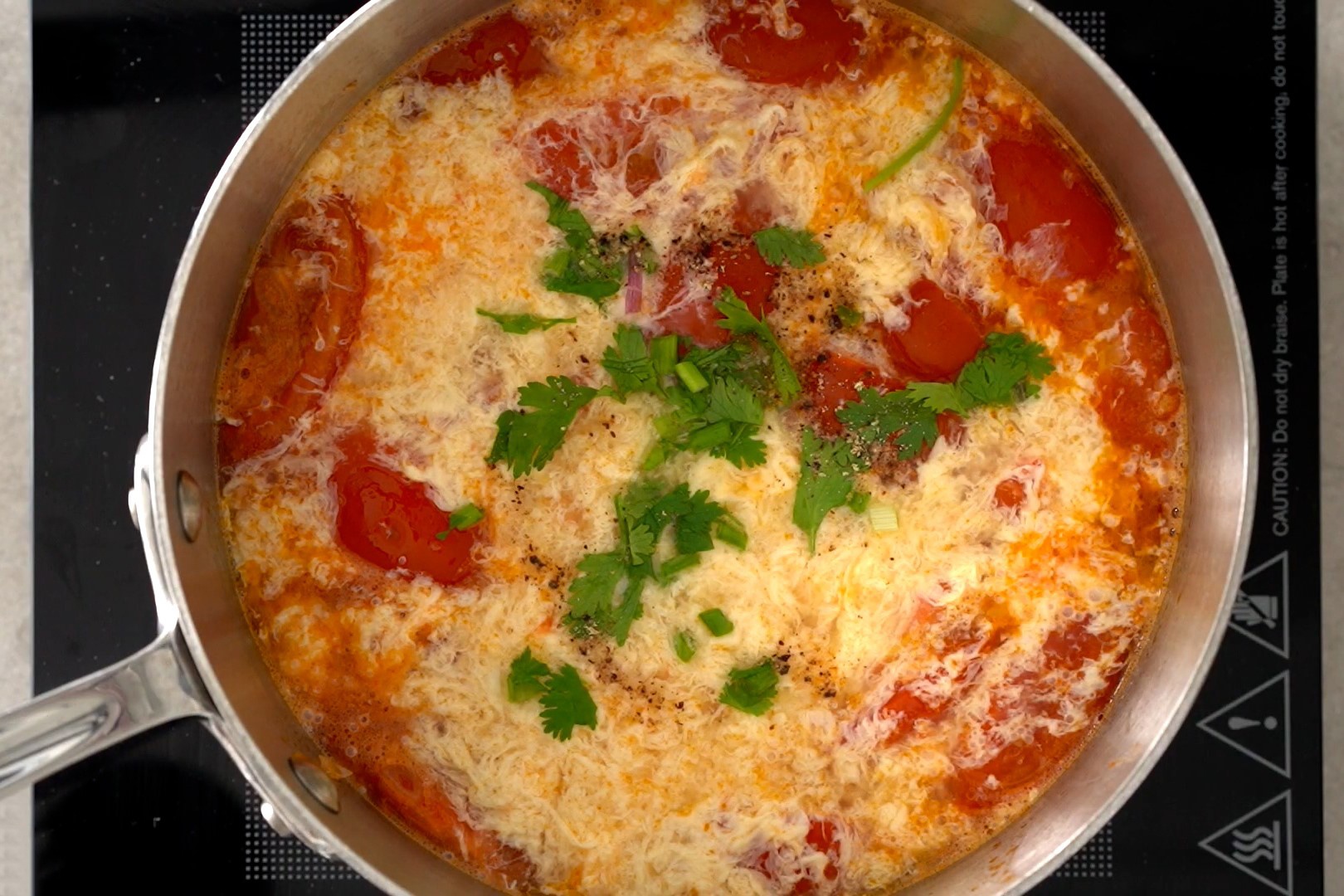 10 phut lam canh trung ca chua don gian hinh anh