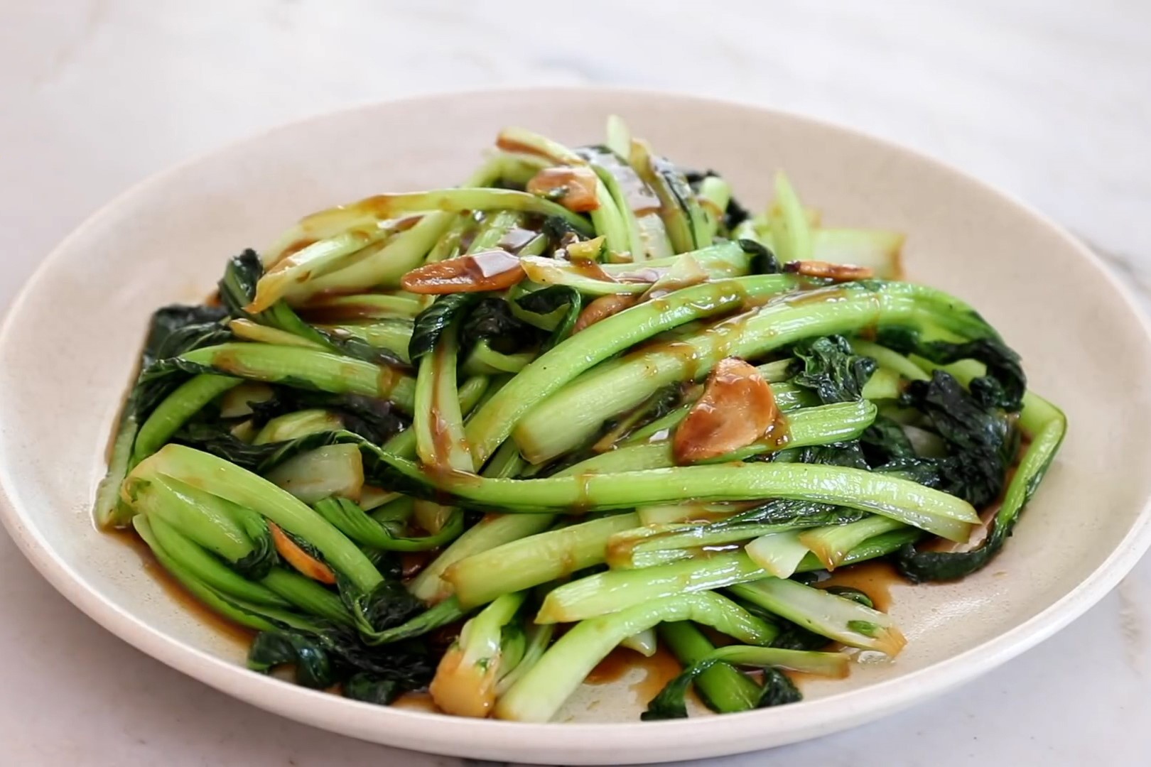 10 phut xao cac loai rau cai ngon hinh anh