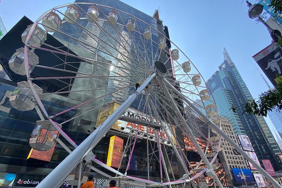 Khai truong vong du quay giua 'Nga tu cua the gioi' hinh anh