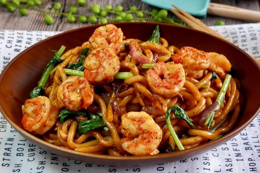 Cong thuc mi xao tom nhanh gon hinh anh