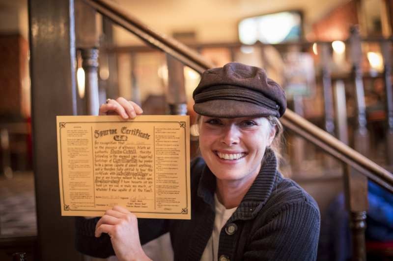 Rượu ngón chân người ảnh 4 Ruou ngon chan nguoi anh 4