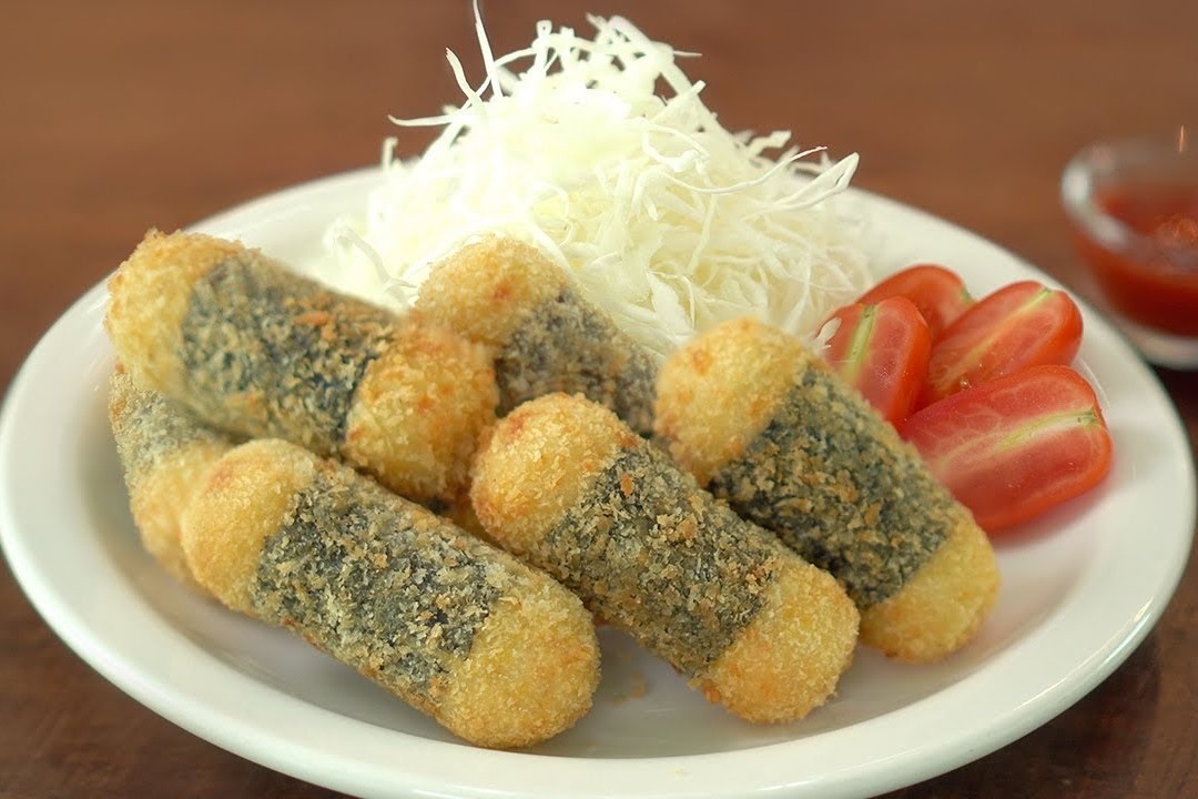 Tu lam banh khoai tay tron trung chien gion hinh anh