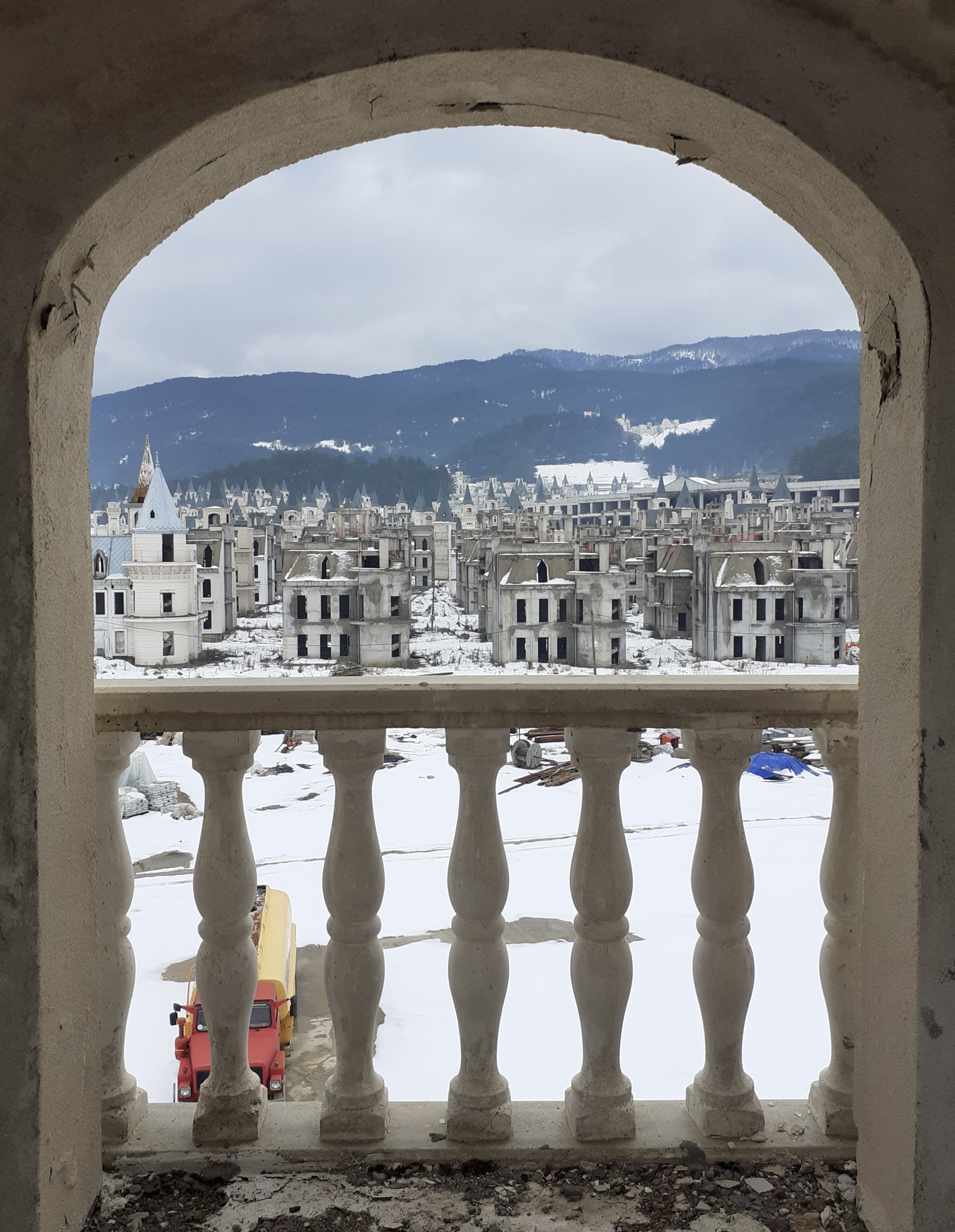 Làng lâu đài bỏ hoang ảnh 9 Lang lau dai bo hoang anh 9