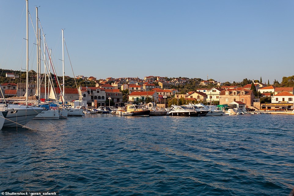 Hòn đảo hình dấu vân tay ngoài khơi Croatia ảnh 3 Hon dao hinh dau van tay ngoai khoi Croatia anh 3