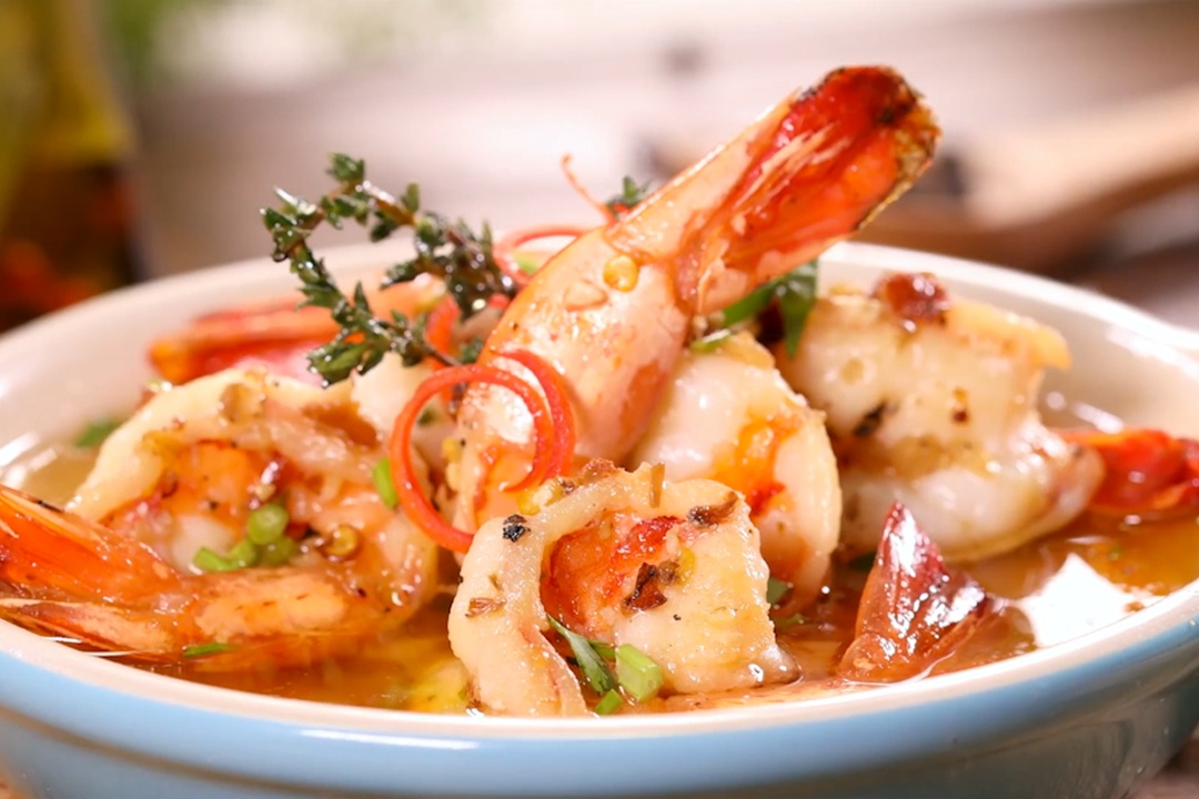 Cach lam tom su sot toi hinh anh