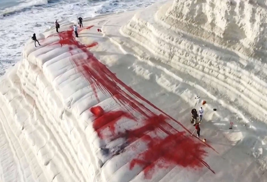 Vach da noi tieng o Italy bi pha hoai hinh anh