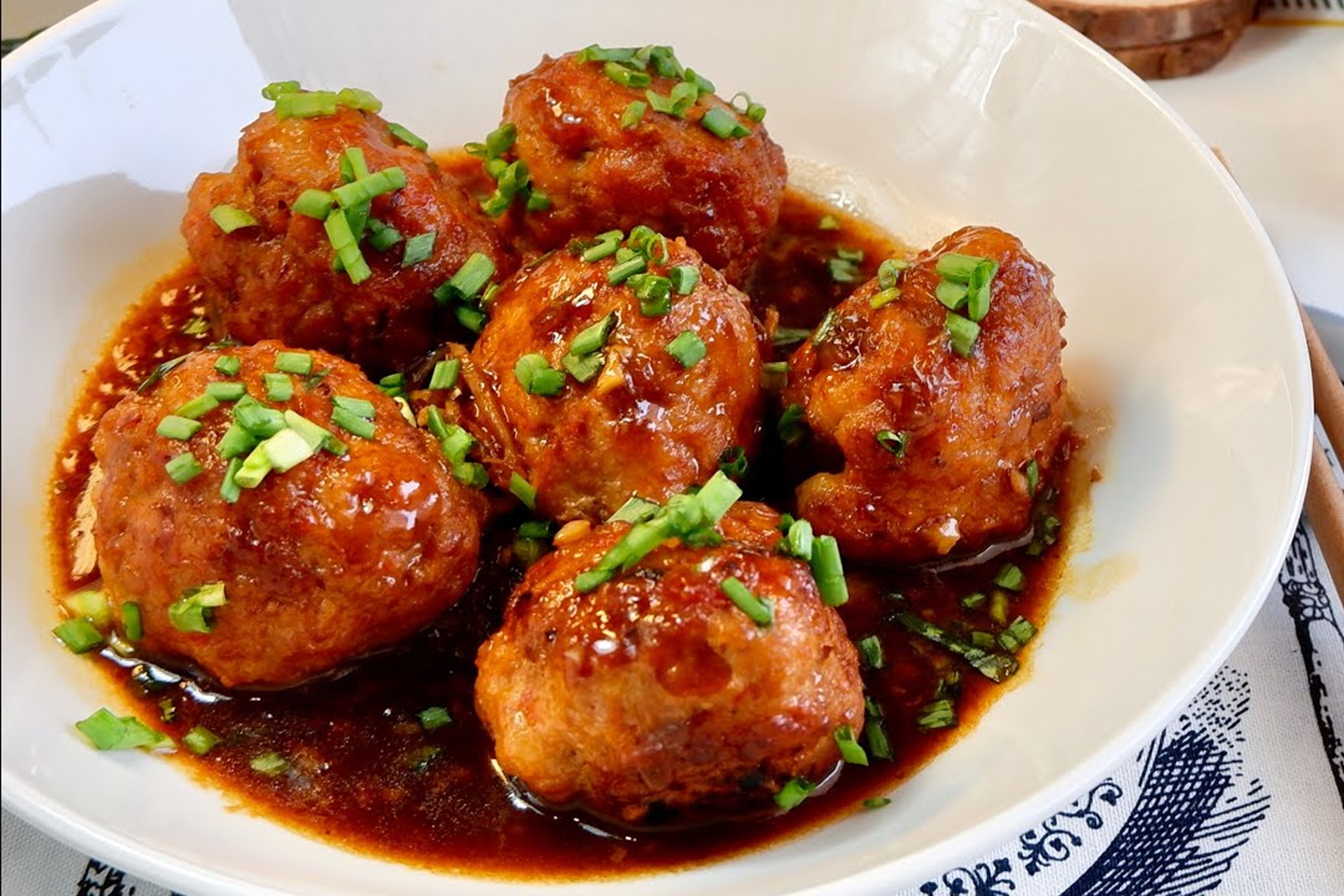 Mon thit vien dam sot cho mam com dau nam hinh anh