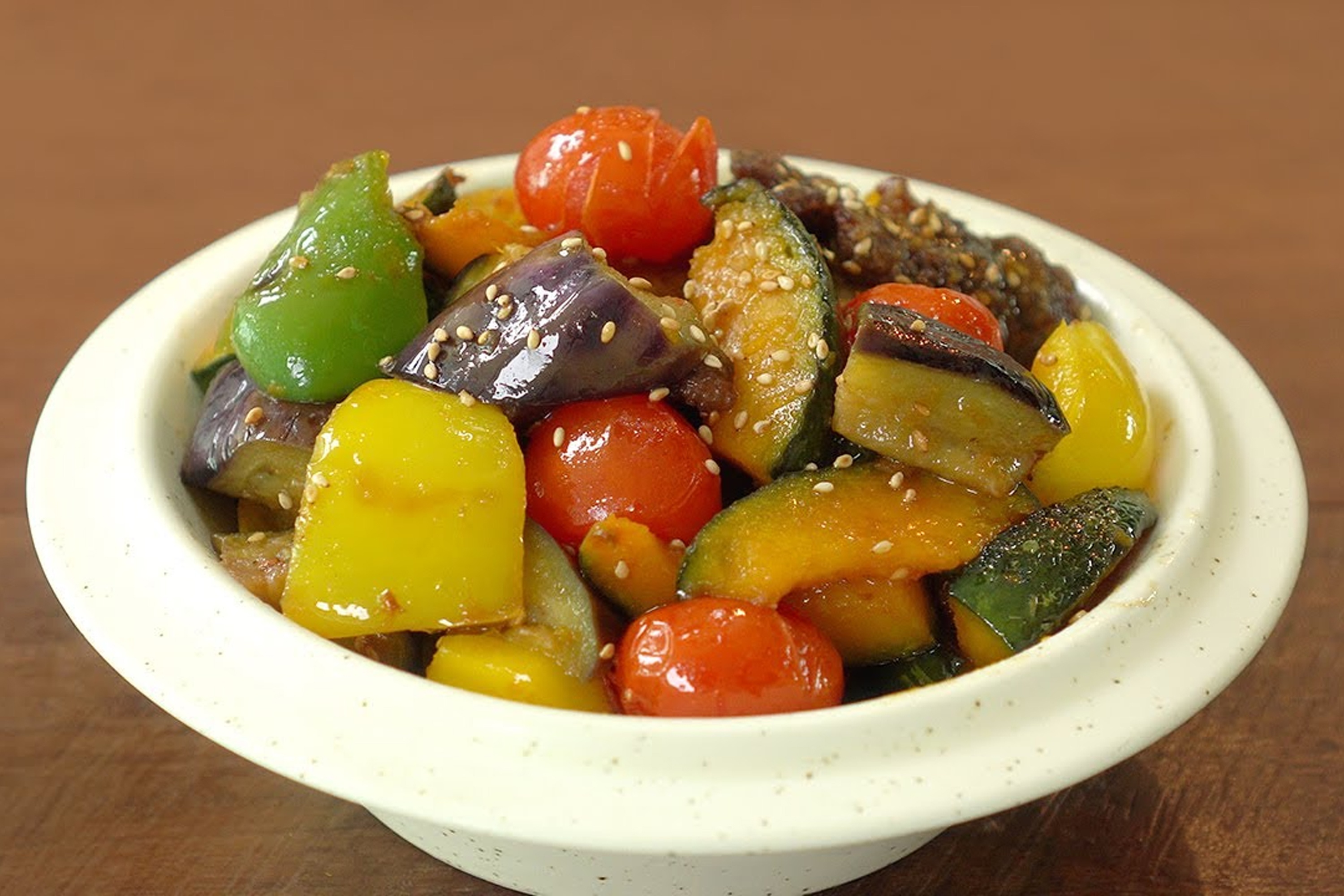 Cong thuc salad thit bo tron rau qua hinh anh