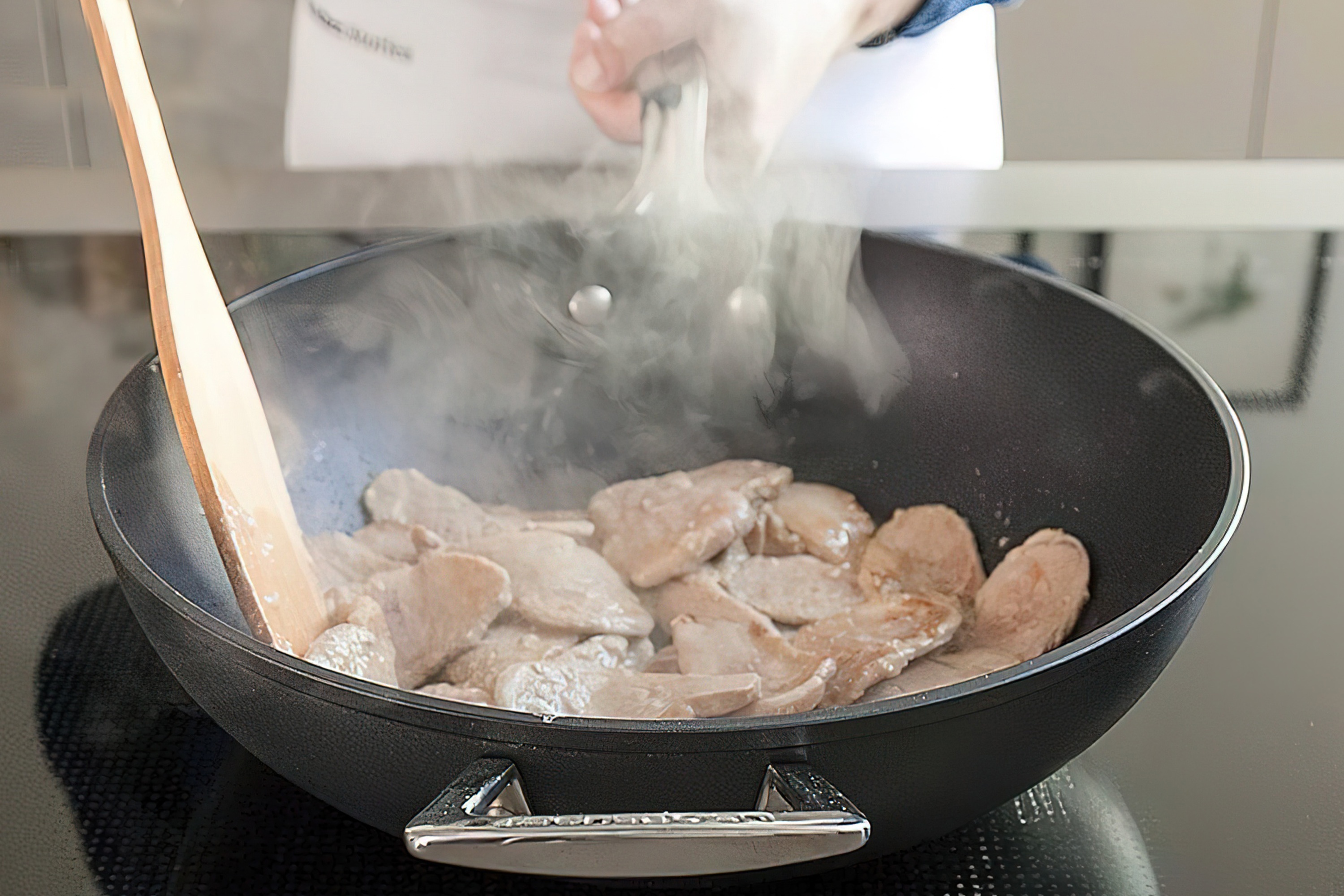 Mon thit heo xao toi tay dam sot cho mam com chieu anh 5