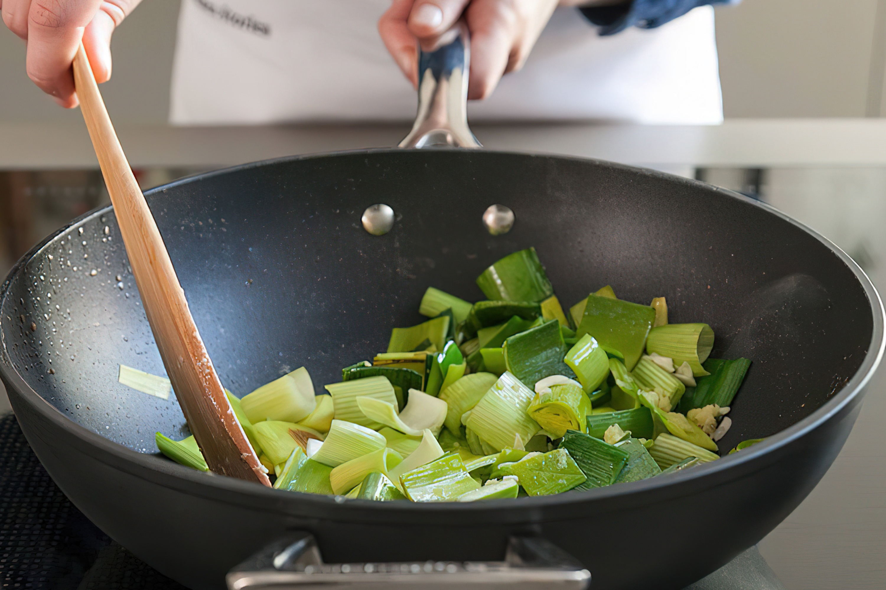 Mon thit heo xao toi tay dam sot cho mam com chieu anh 6