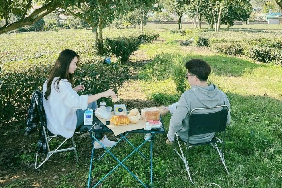 Cuoi thang 4 nen di du lich o dau? hinh anh