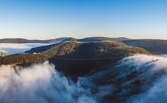 Cau treo bo hanh dai nhat the gioi sap mo cua hinh anh