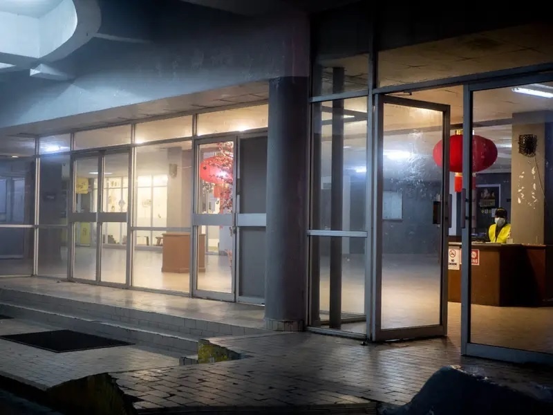 Khach san ma am anh 3