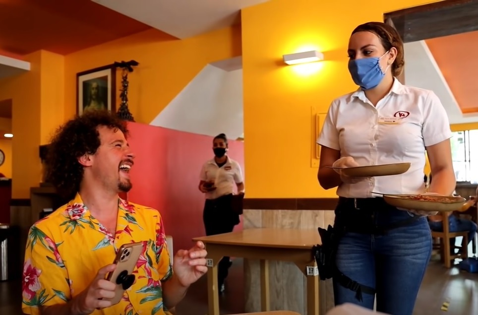 Nha hang len mon trong 15 giay hinh anh