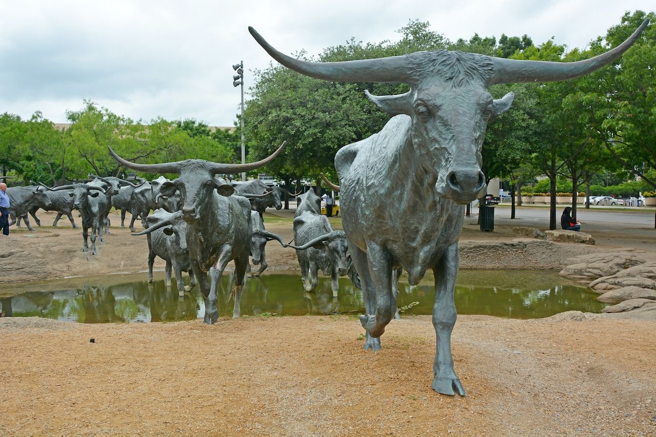 6 tuong dong vat khong lo noi tieng the gioi hinh anh