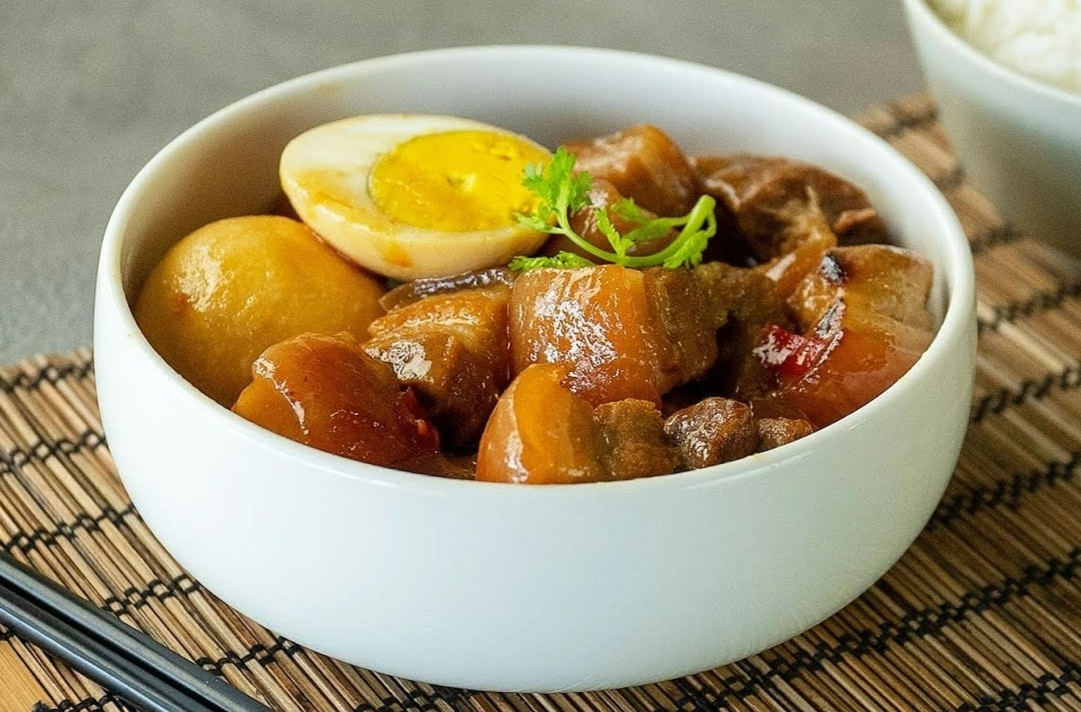 Cong thuc thit kho nuoc dua mem ngon hinh anh